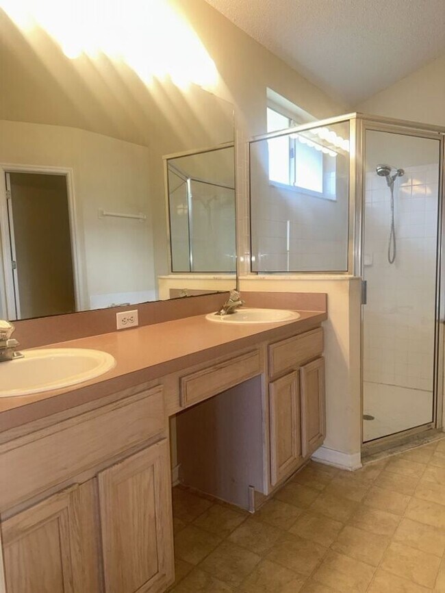 Building Photo - WEST BAY