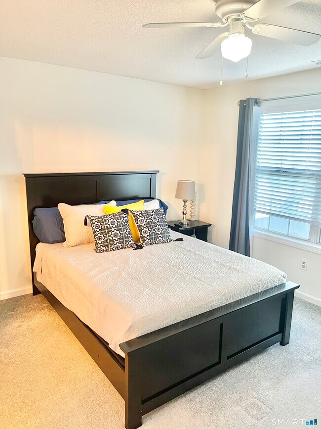 Building Photo - 2390 State St