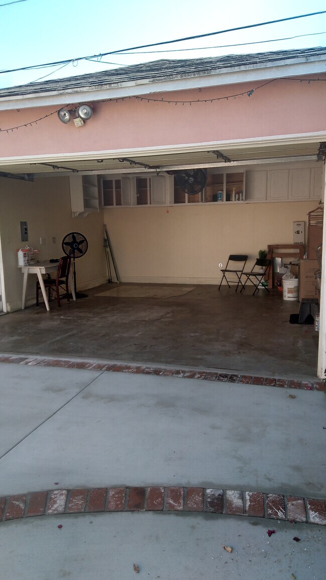 Building Photo - 2724 W Caldwell St