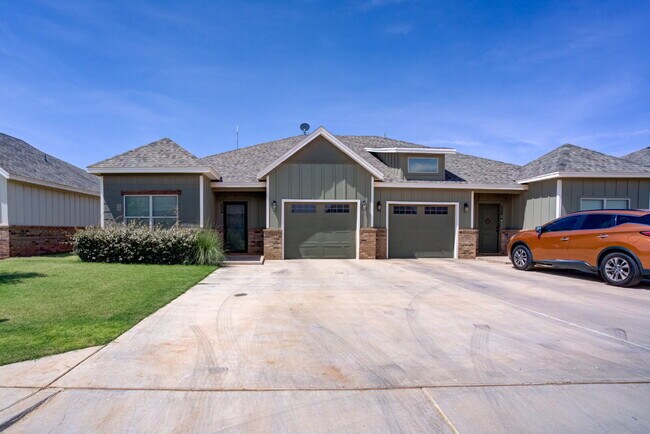 Building Photo - 1/2 off First Months! Rent Newer Cooper Me...