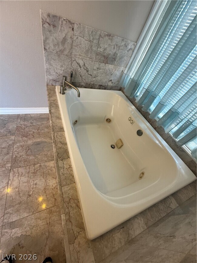 Building Photo - 3167 Lido Isle Ct