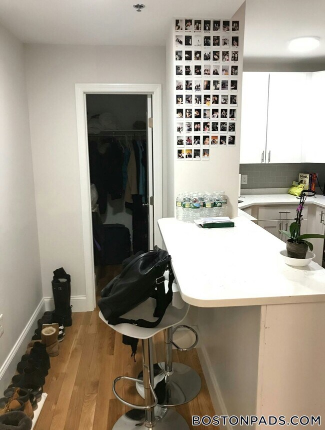 Building Photo - 91 Westland Ave