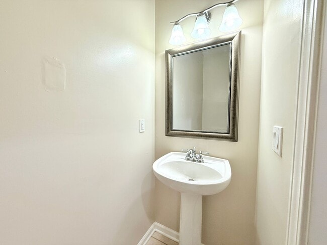 Building Photo - Spacious Two-Story Home with Hot Tub, Pool Table & Fenced Yard in Panther Creek