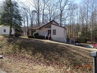 Building Photo - 4 bedrooms 2.5 bathrooms Single Family Home for Rent