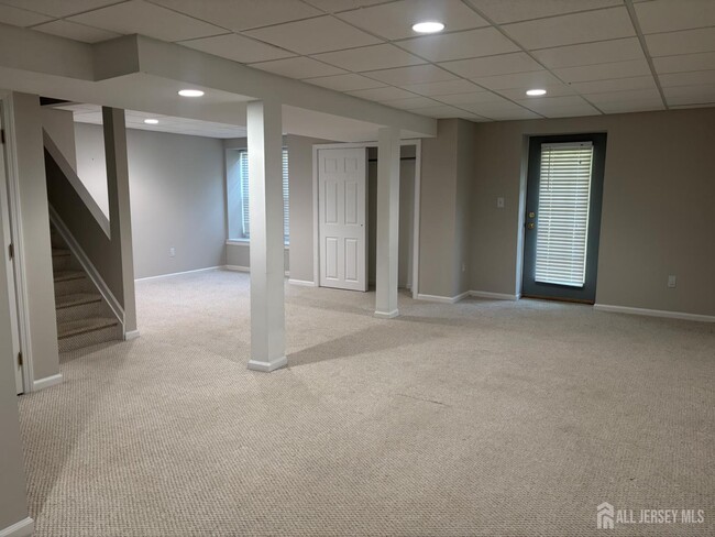 Building Photo - 131 Murray Dr