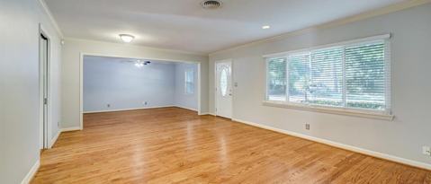 Building Photo - 7519 Schiller-
