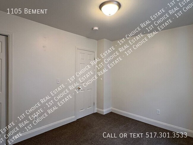 Building Photo - 1105 Bement-