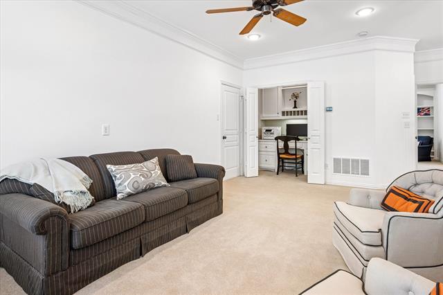 Building Photo - 2008 Sleepy Hollow Ln