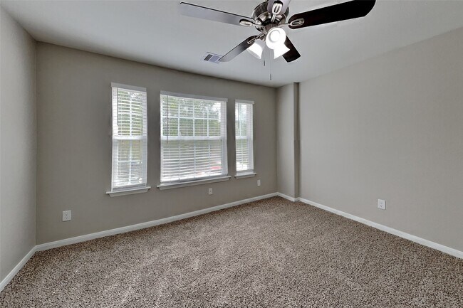 Building Photo - 16415 Lapis River Dr