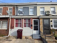 Building Photo - 3 Bedroom 1 Bathroom Townhouse