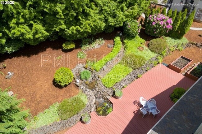 Building Photo - 12805 SE Spring Mountain Dr