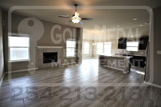 Building Photo - Charming 3-bed, 2-bath home now available ...