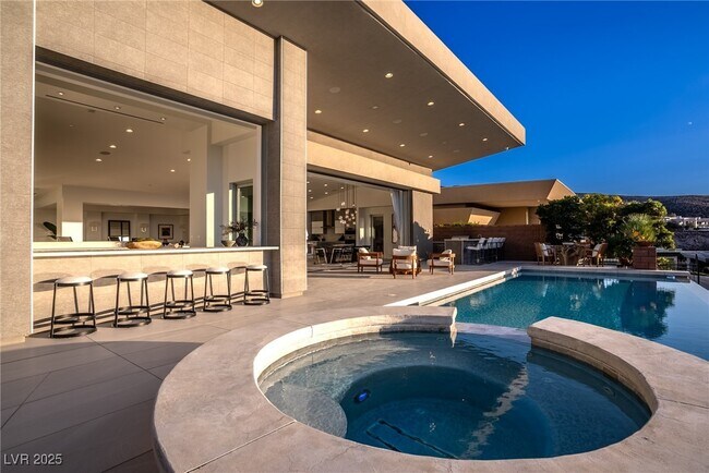 Building Photo - 667 Palisade Rim Dr