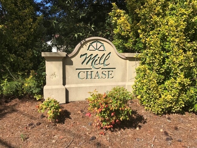 Building Photo - 1497 Chaseway Cir
