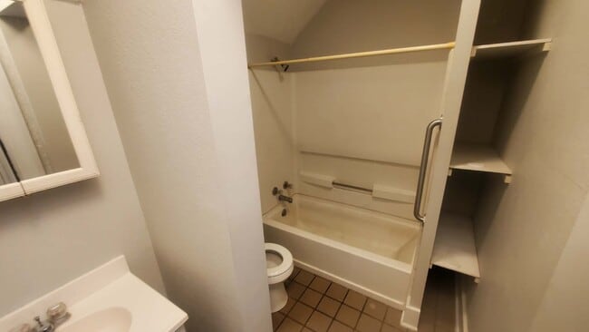 Building Photo - 489 E Harrison St