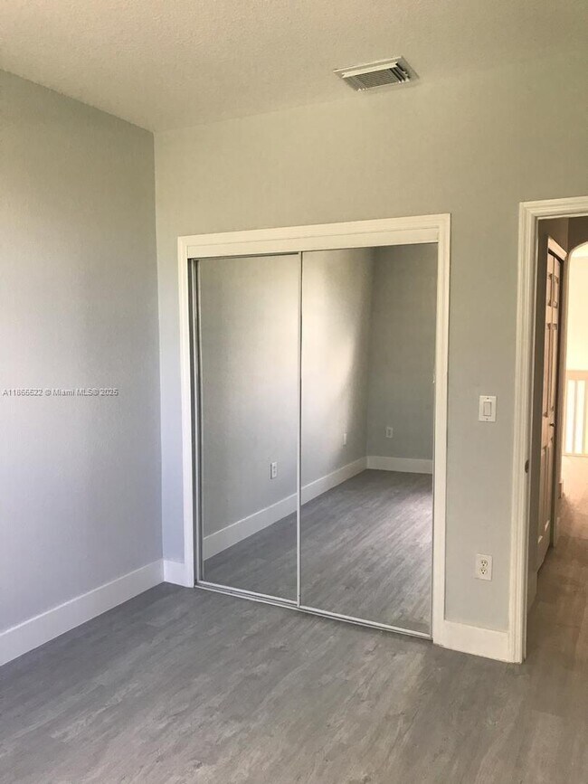 Building Photo - 8478 SW 166th Pl