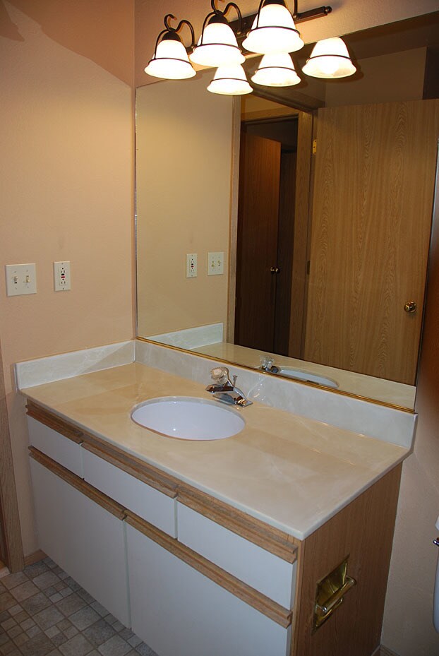 Building Photo - **Available July** BROWNE'S ADDITION GATED CONDOMINIUM 3 Bed 2 Bathroom view property