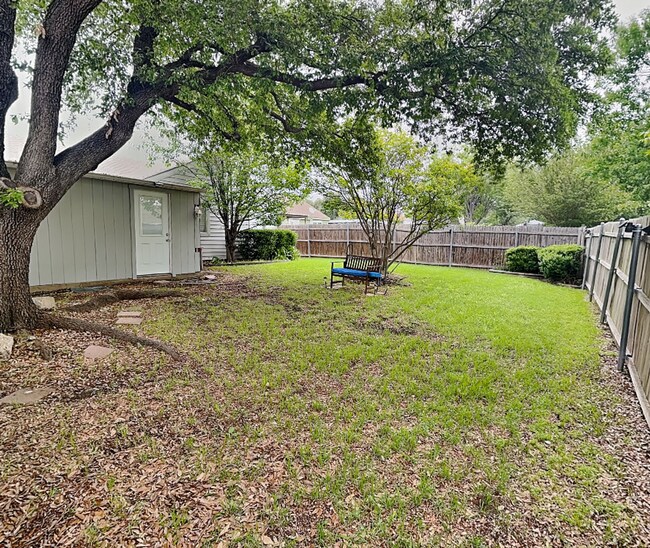 Building Photo - 3800 Staghorn Cir S