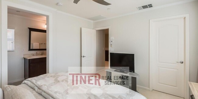 Building Photo - 404 Rivage Cir