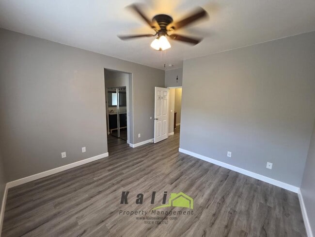 Building Photo - 6233 Avenida De Las Vistas