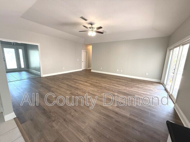 Building Photo - 12207 Lyndell Plantation Dr