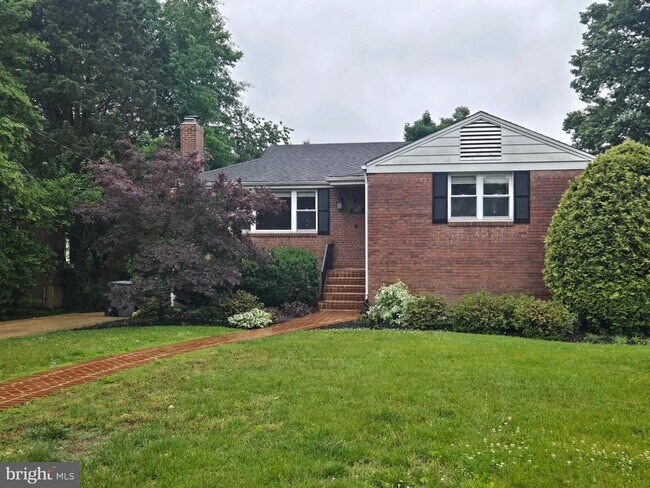 Building Photo - 2911 Breezy Terrace