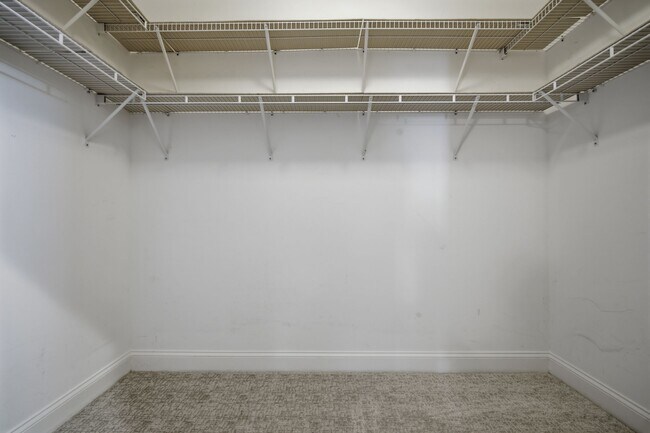Building Photo - 5036 Winslow Dr