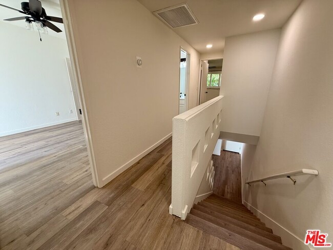 Building Photo - 10215 Variel Ave