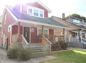 Building Photo - Beautiful 2 Bedroom home with all of the amenities