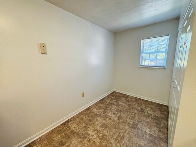 Building Photo - 108 Chowning Pl
