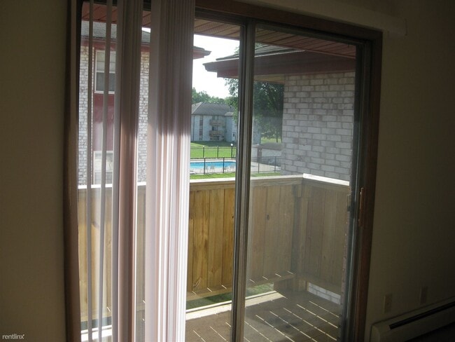 Building Photo - 2 br, 1 bath  - 1872 NW 82nd St 26