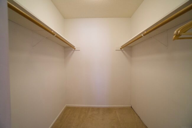 Building Photo - 21 Ashford Dr