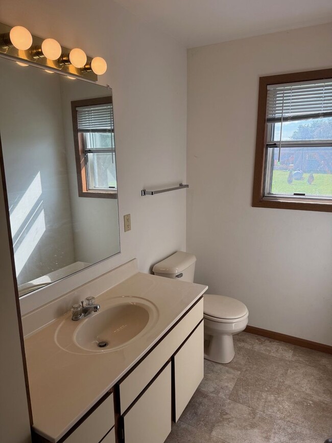 Building Photo - 510/512 Pheasant Drive
