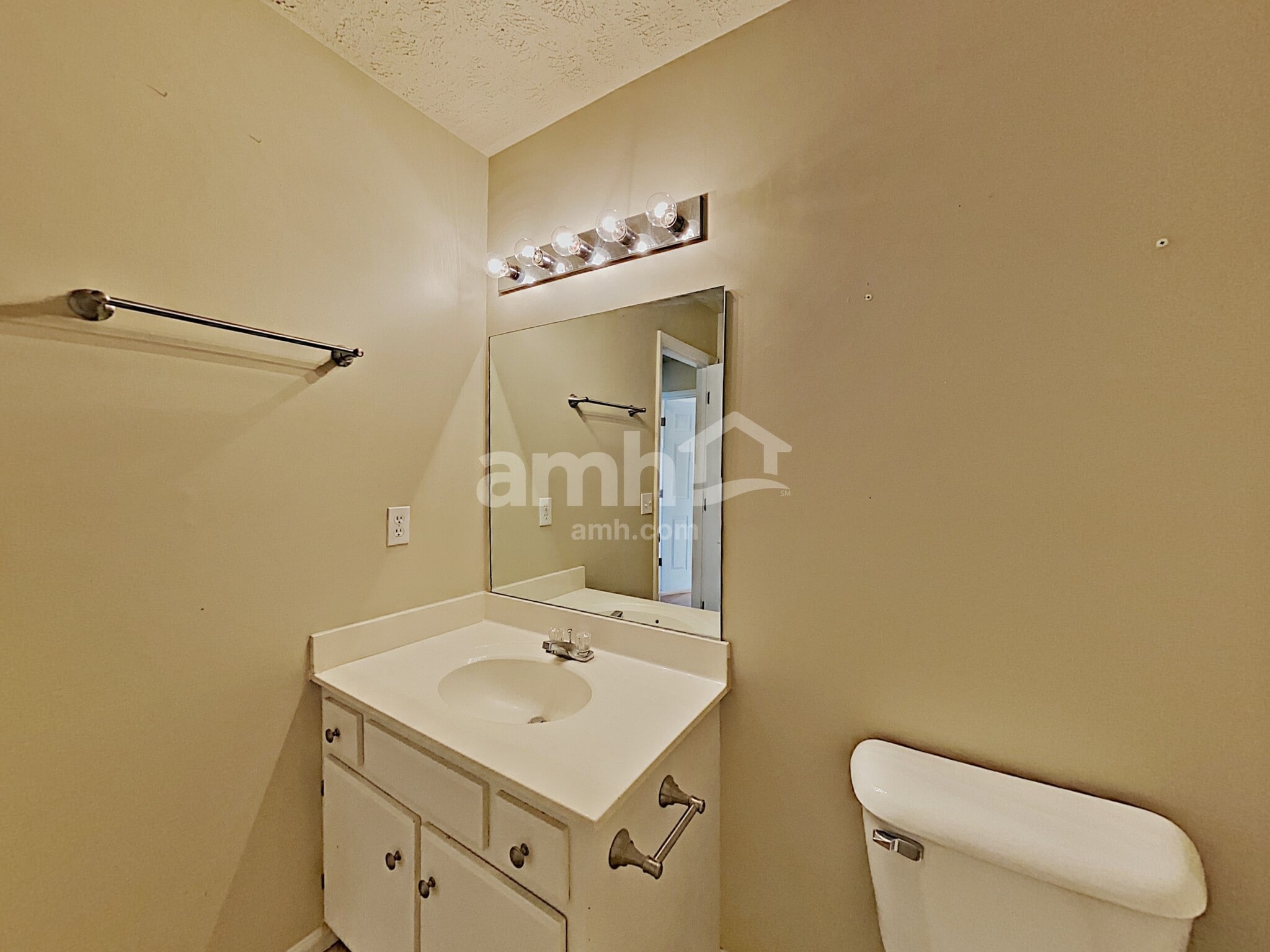 Building Photo - 2926 Windemere Dr