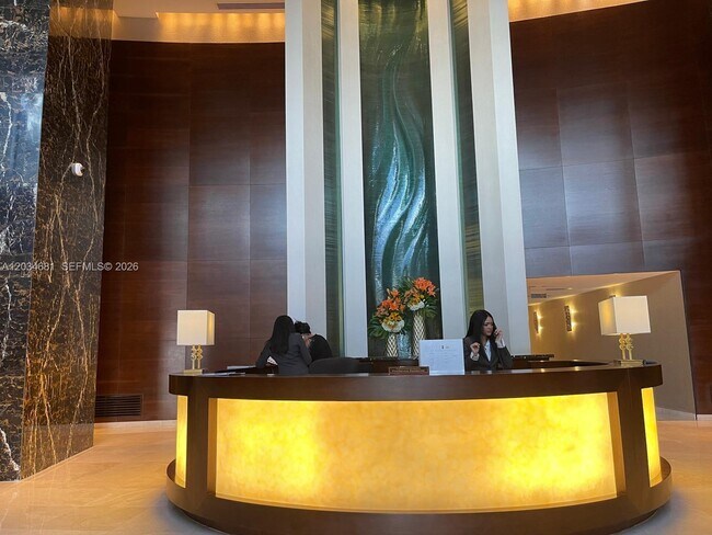 Building Photo - 16001 Collins Ave