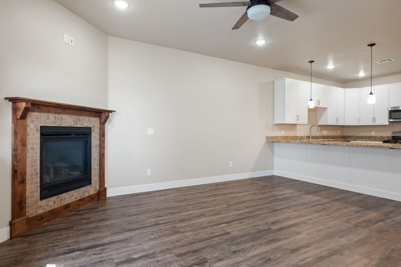 Building Photo - 280 W 2100 N