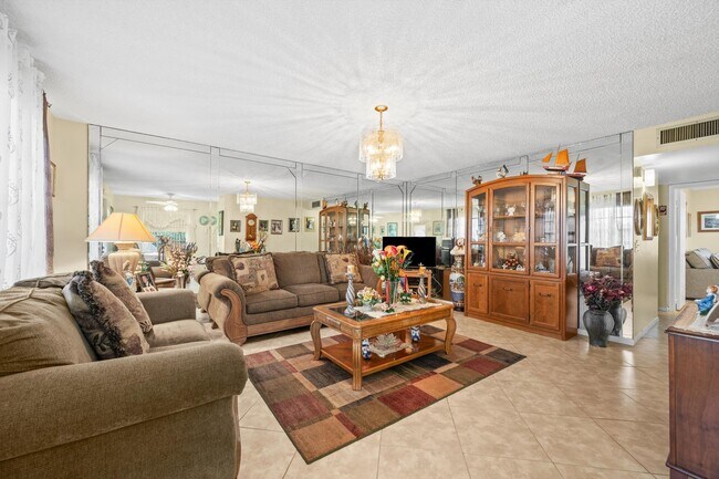 Building Photo - 507 Normandy Ln