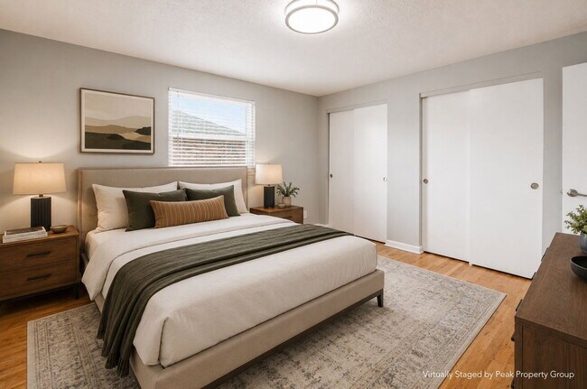 Building Photo - 4489 Mobile Dr