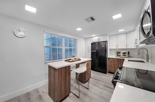 Building Photo - 903 Cypress Grove Dr