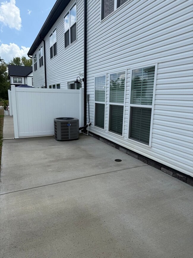 Building Photo - Welcome to your new home!
