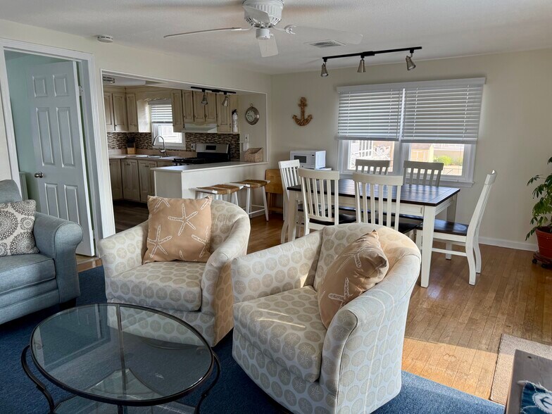 Building Photo - 435 Harborside Dr W
