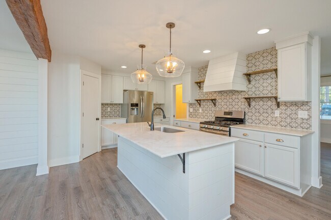 Building Photo - 235 Sotir St NW