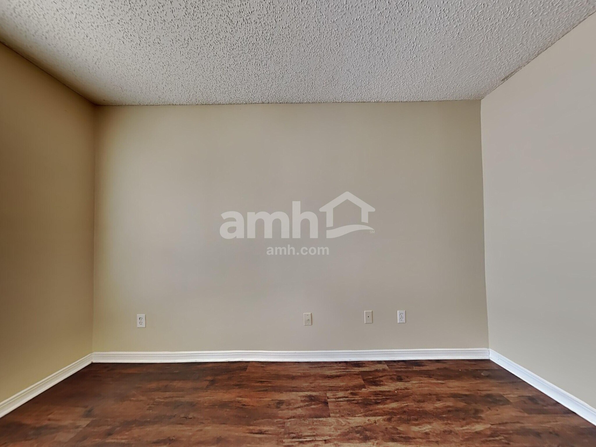 Building Photo - 6291 Ironside Dr N