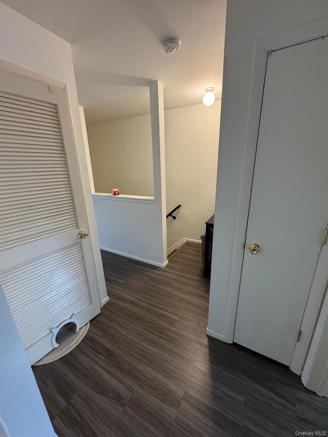 Building Photo - 103 Horizon Ct