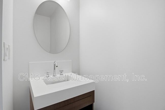 Building Photo - 1820 Peachtree St NW