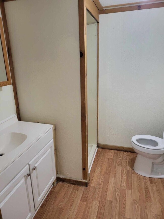 Building Photo - 2 BEDROOM 1 BATHROOM HOUSE FOR RENT