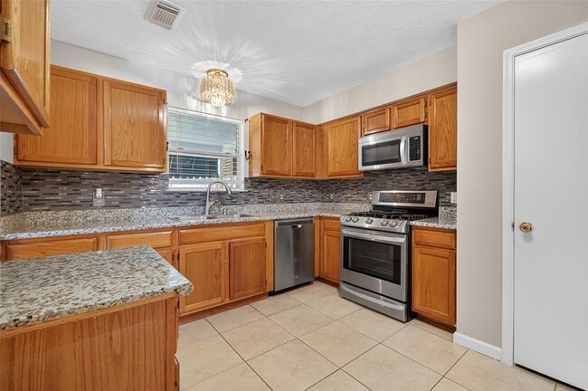 Building Photo - 9123 Belle Glen Dr