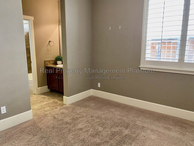 Building Photo - 3436 N Trenton Ln