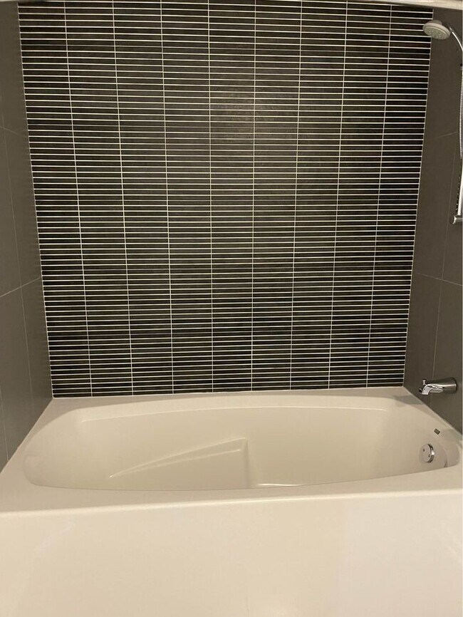 Building Photo - 1136 S Delano Ct W