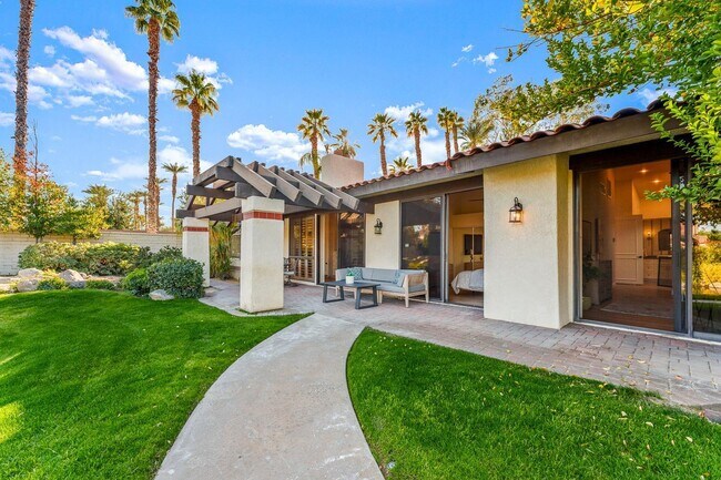 Building Photo - 44350 Michigan Ct